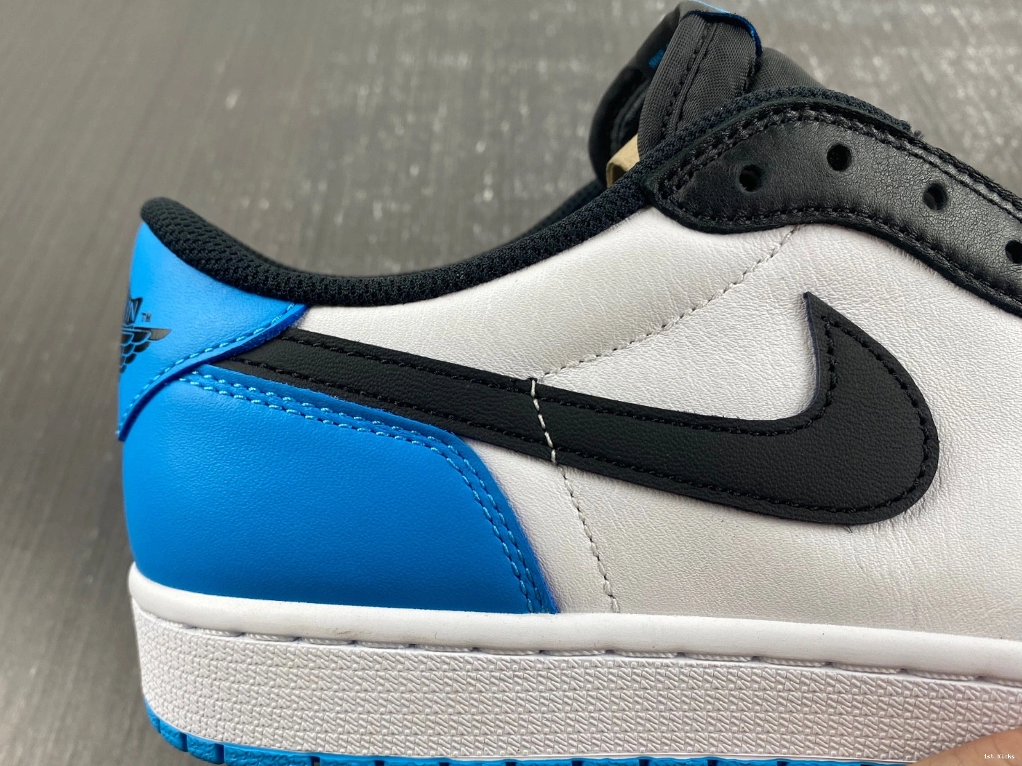 Retro - CZ0790-104 1 Low OG UNC Jordan 0424